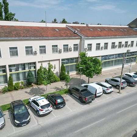 Hotel Fontana Bačka Palanka Esterno foto