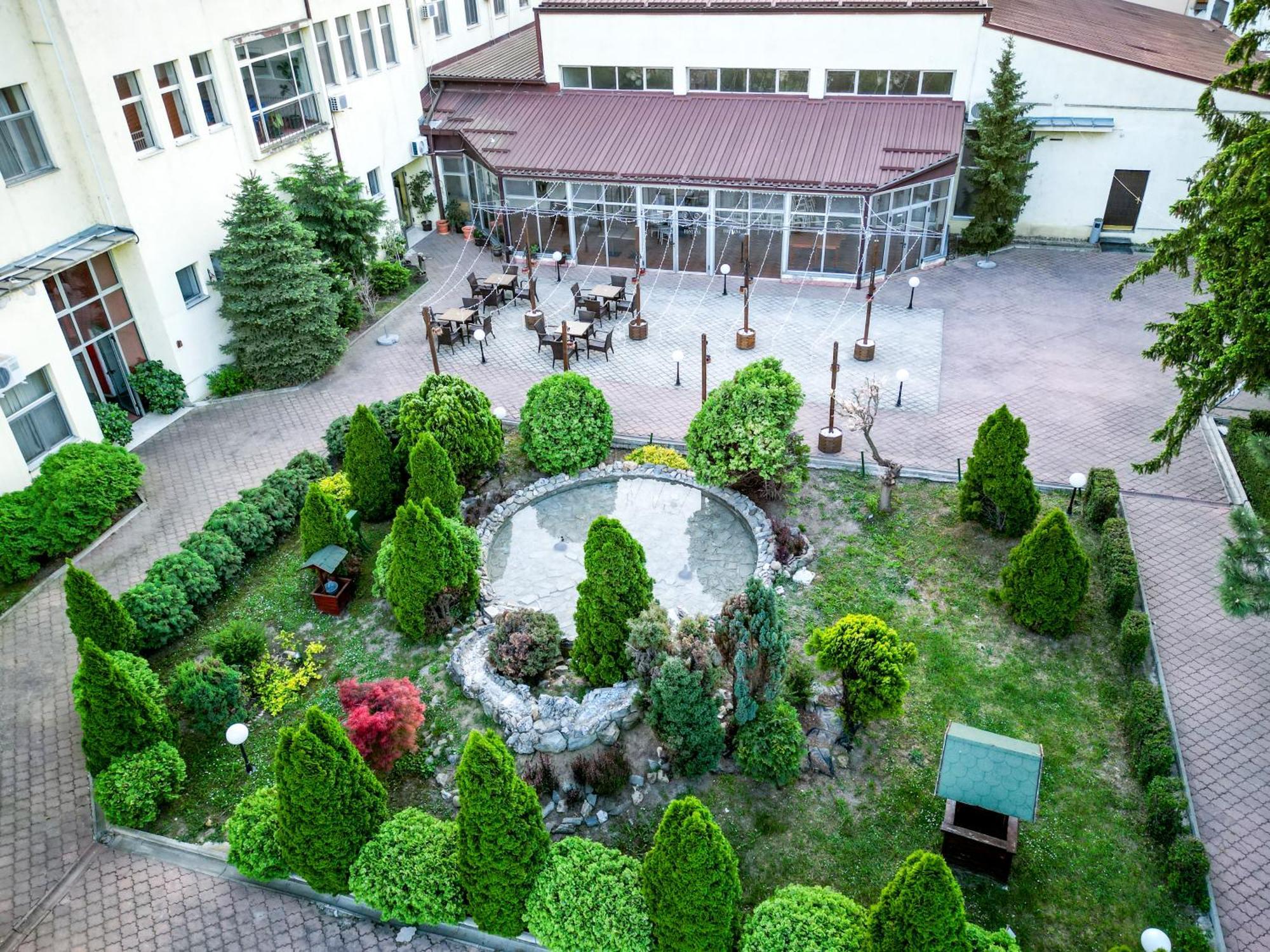 Hotel Fontana Bačka Palanka Esterno foto