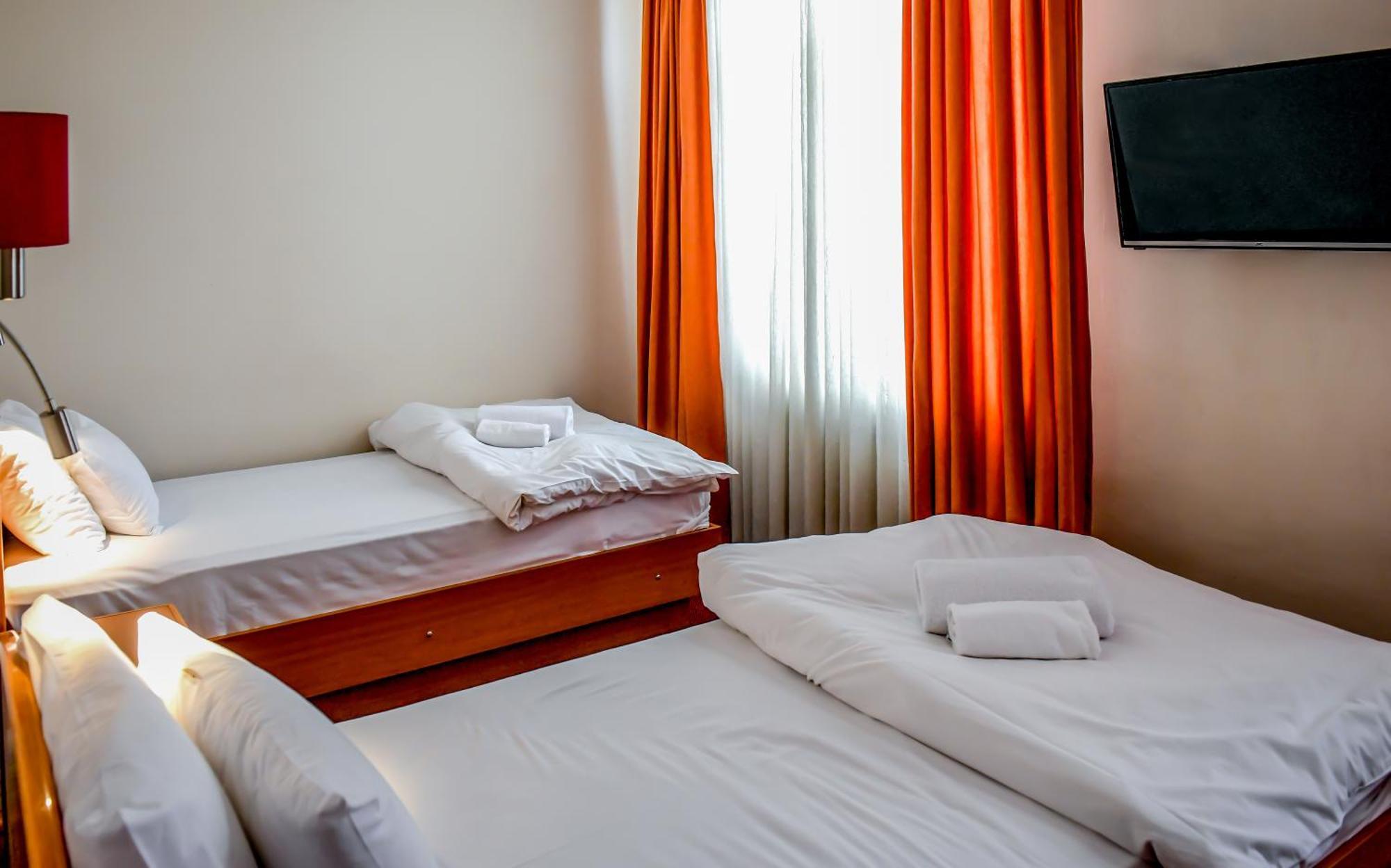 Hotel Fontana Bačka Palanka Esterno foto
