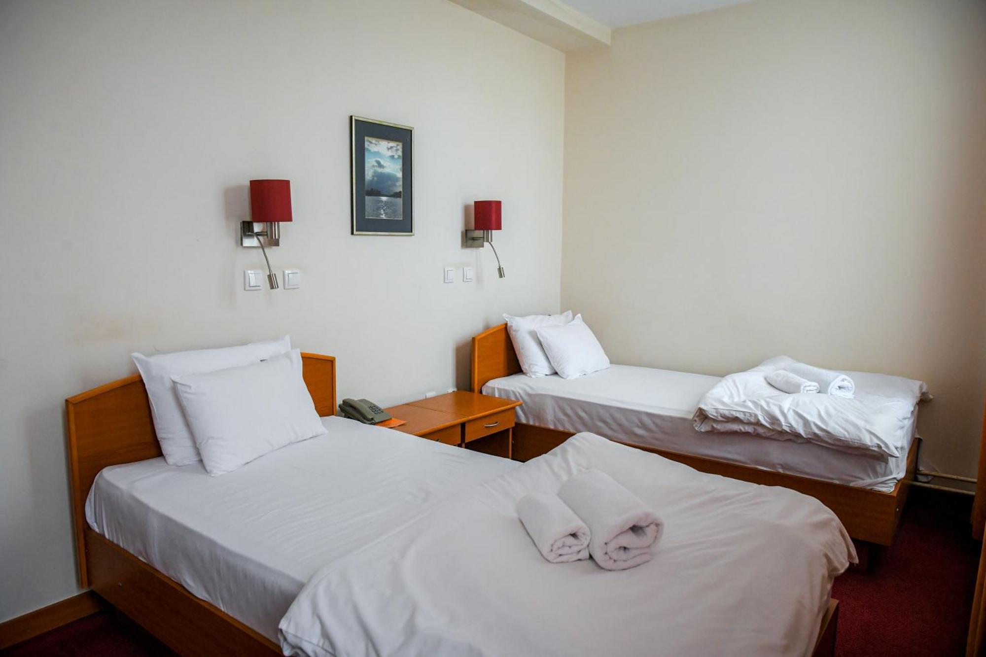 Hotel Fontana Bačka Palanka Esterno foto