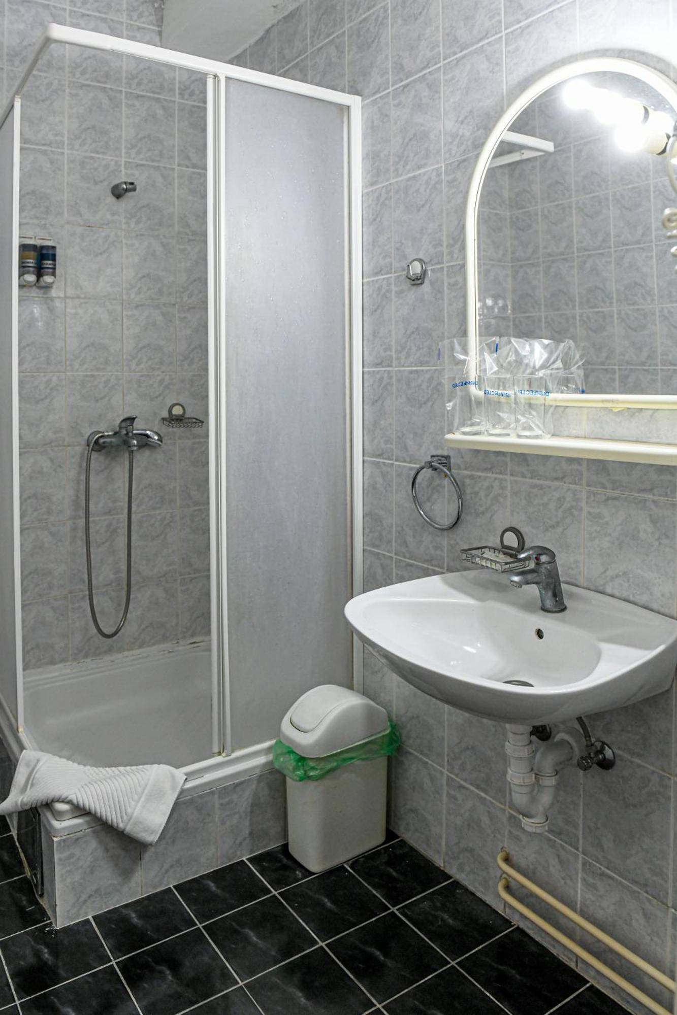 Hotel Fontana Bačka Palanka Esterno foto