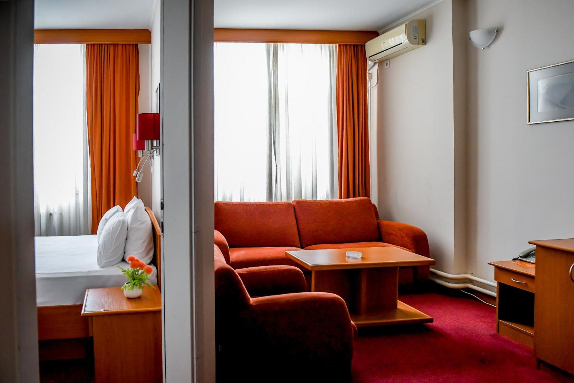 Hotel Fontana Bačka Palanka Esterno foto