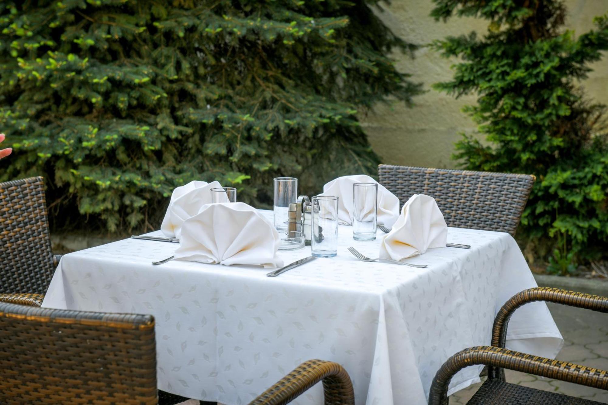 Hotel Fontana Bačka Palanka Esterno foto