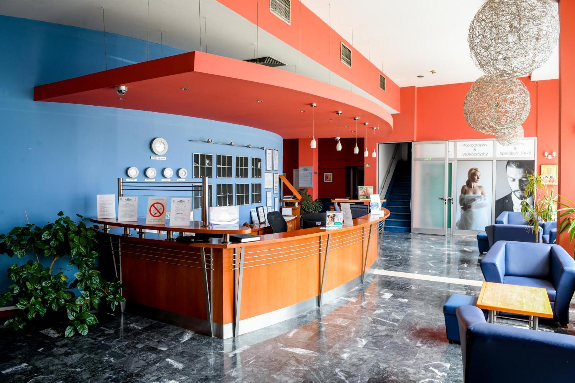 Hotel Fontana Bačka Palanka Esterno foto